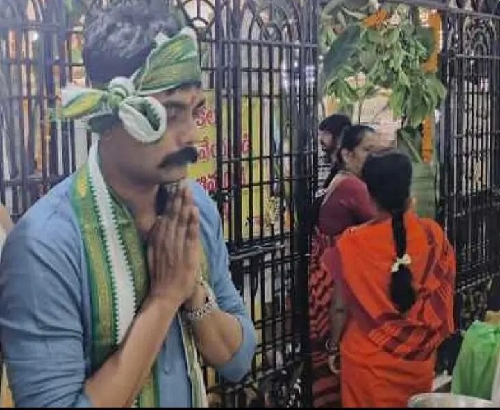 ఆలయ ప్రత్యేక పూజలో పాల్గొన్న ఎస్పీ