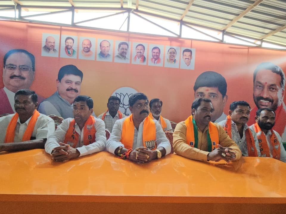 ‘ఇచ్చిన హామీలు నెరవేర్చకుండా.. ఆరోపణలు చేస్తున్నారు’