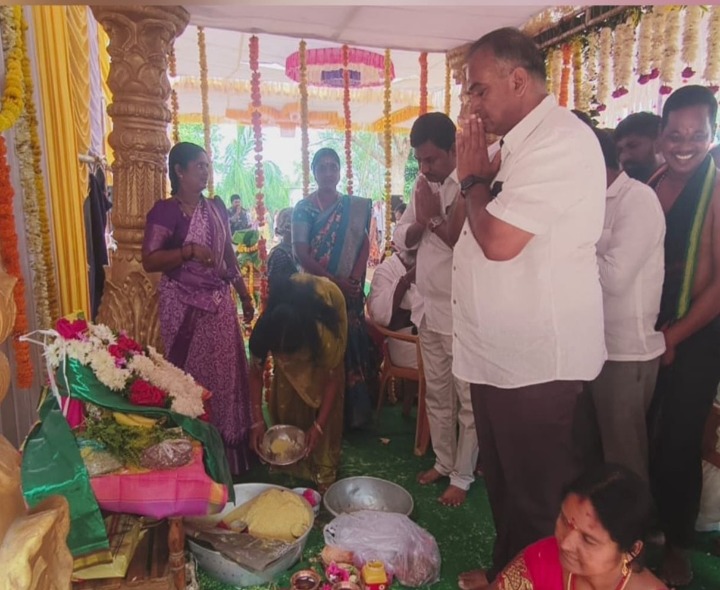 ఘనంగా సత్యనారాయణ స్వామి కళ్యాణం