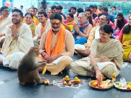 కార్తీక దీపారాధనలో పాల్గొన్న ఎమ్మెల్యే దంపతులు