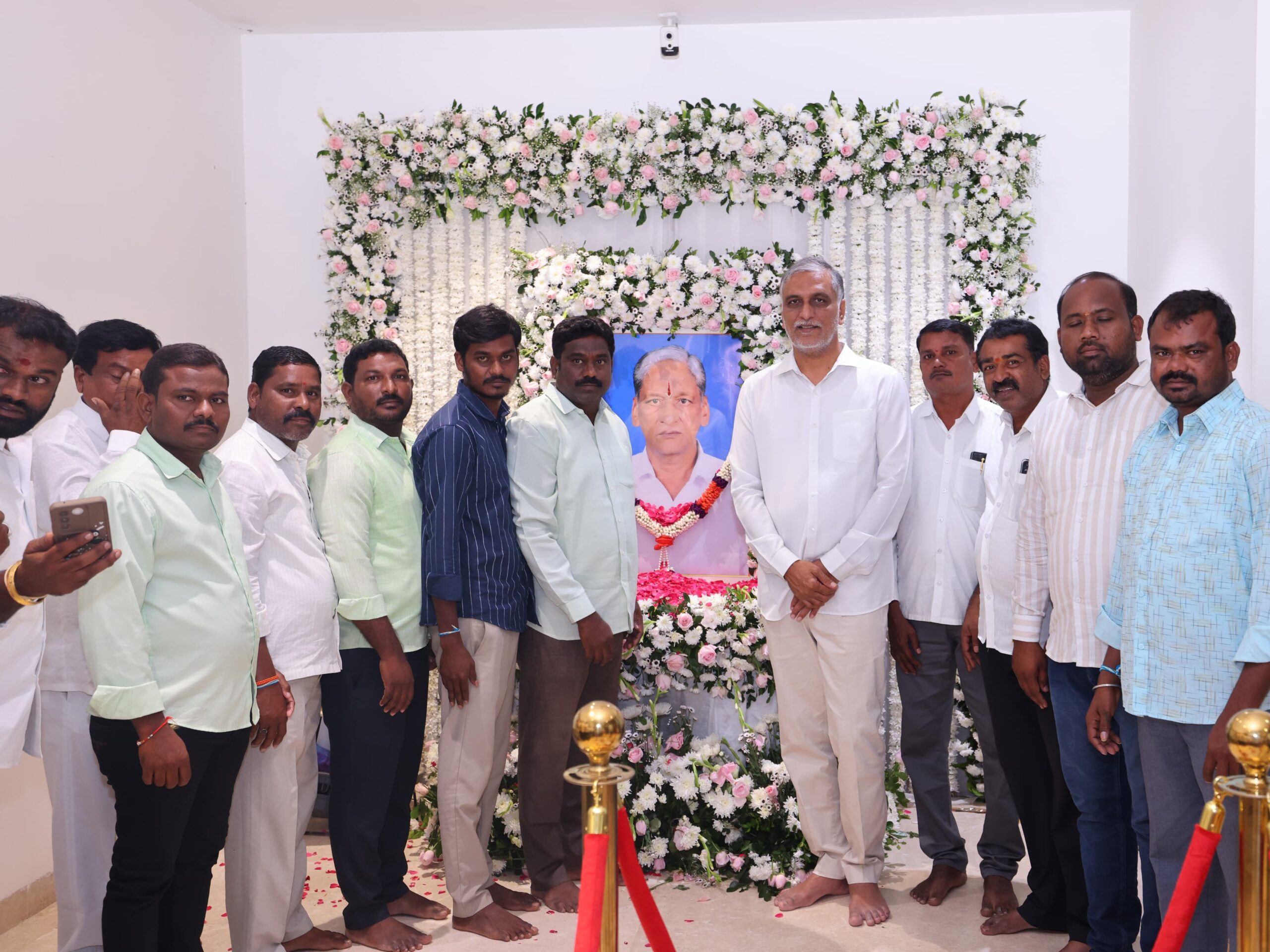 హరీష్ రావును పరామర్శించిన చిట్యాల నేతలు