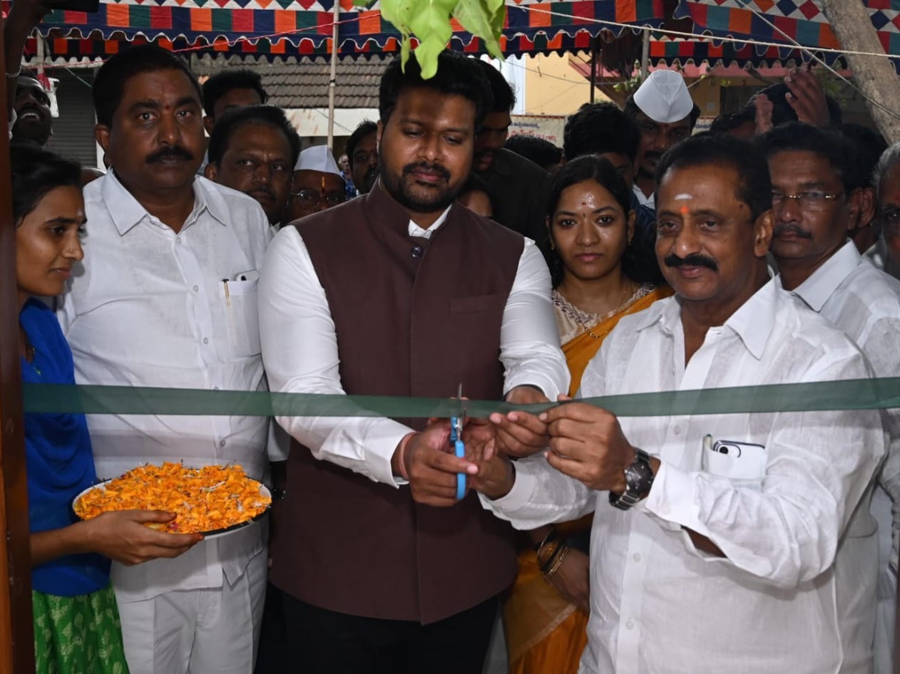 ధాన్యం కొనుగోళ్లు సజావుగా నిర్వహించాలి: కలెక్టర్