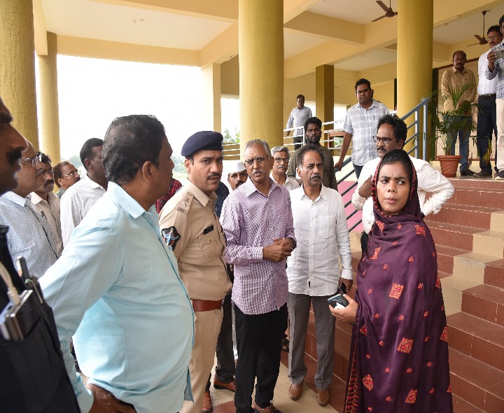 సీఎం పర్యటన ఏర్పాట్లు పరిశీలించిన కలెక్టర్