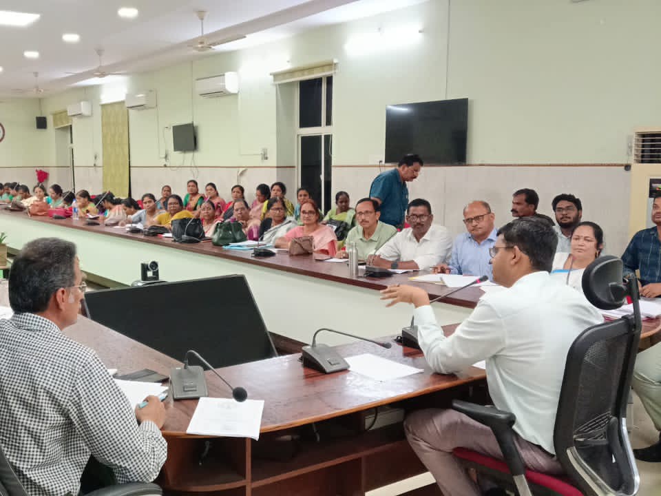 KGBV పాఠశాలలకు సోలార్ ఏర్పాటు: కలెక్టర్