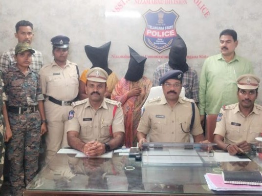 మహిళ హత్యలో నిందితులు అరెస్ట్