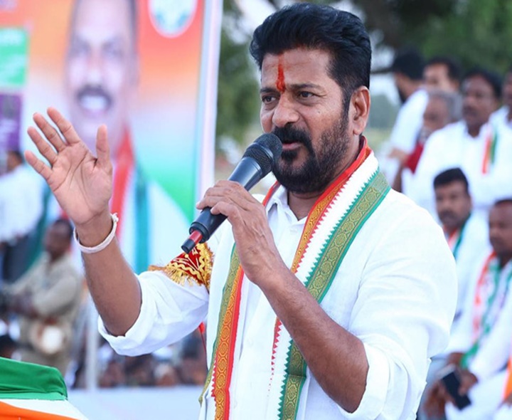 కేటీఆర్ రాజీనామా చేయాలి: రేవంత్