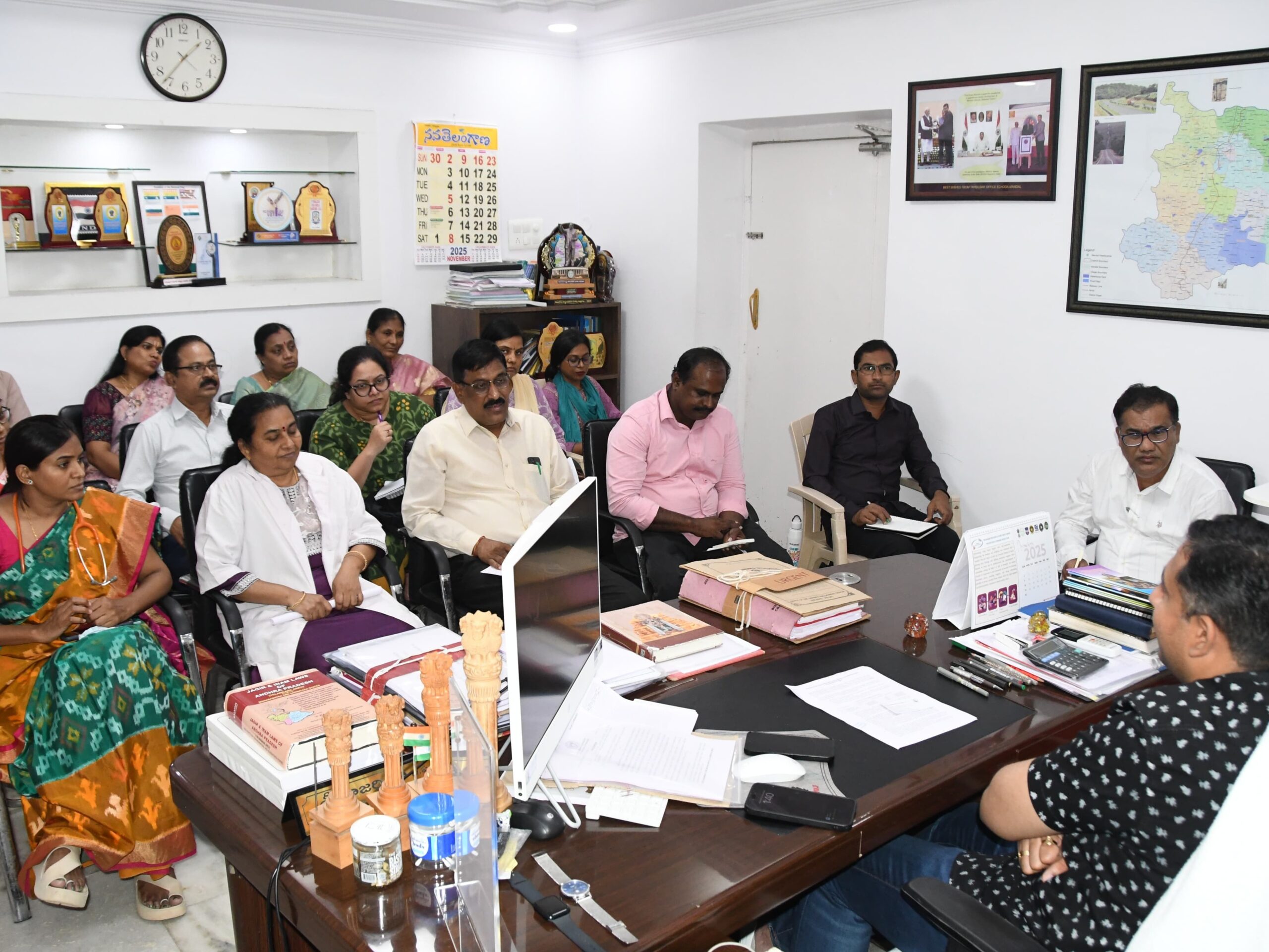 ప్రజలకు మెరుగైన వైద్య సేవలు అందించాలి: కలెక్టర్