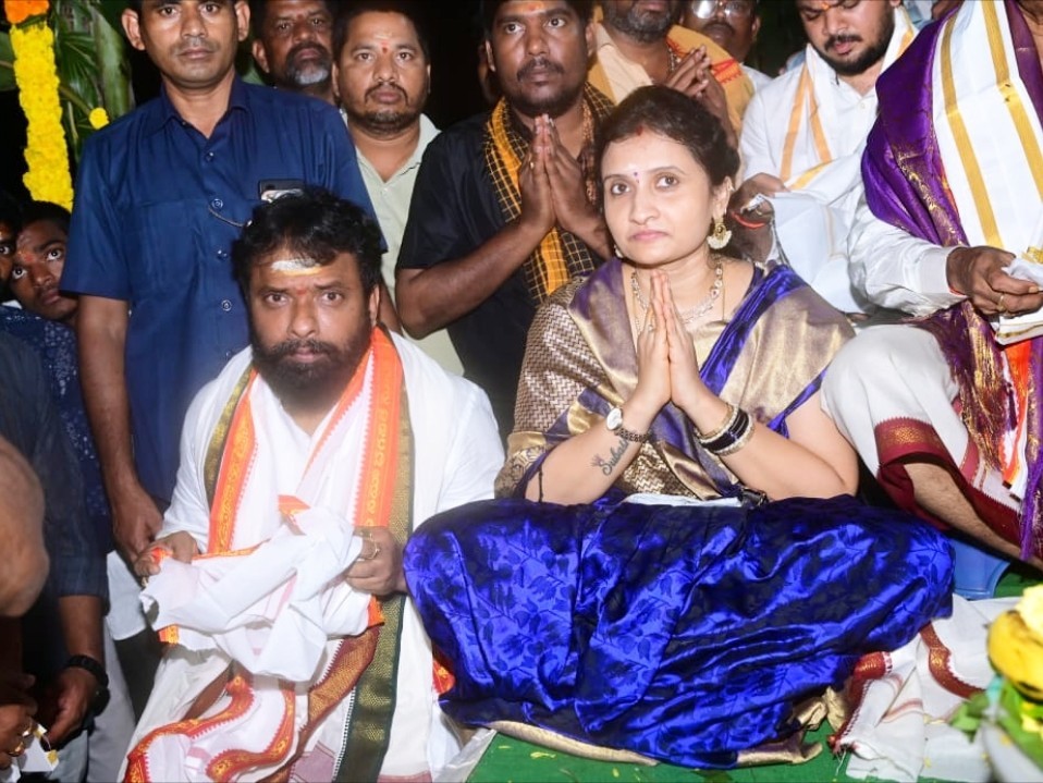 అంగరంగ వైభవంగా గోదావరి హారతి కార్యక్రమం