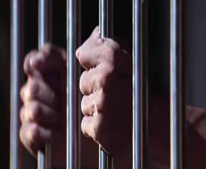 చర్లపల్లి జైలులో ఖైదీ దురుసు ప్రవర్తన