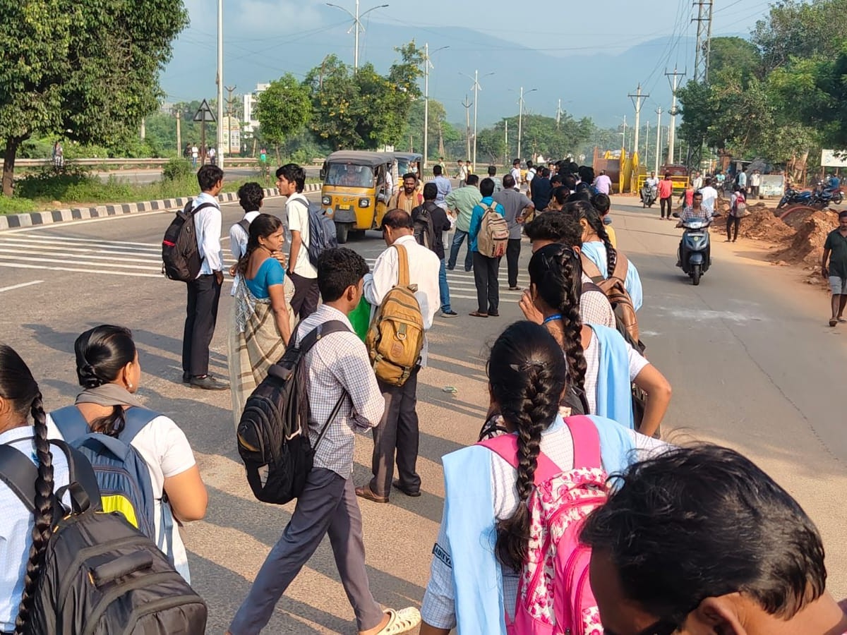 ప్రయాణికుల సహనానికి పరీక్ష