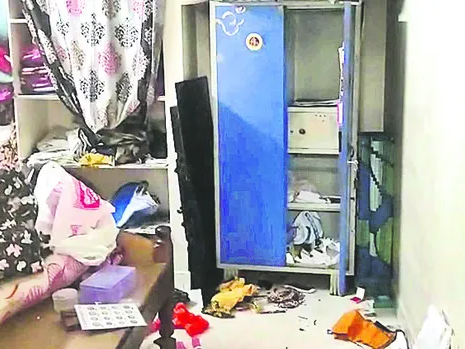 తాళం వేసిన ఇంట్లో చోరీ..