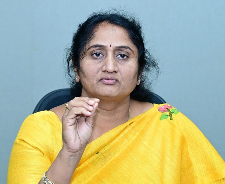 జగన్‌కు మాట్లాడే అర్హత లేదు: మంత్రి సవిత