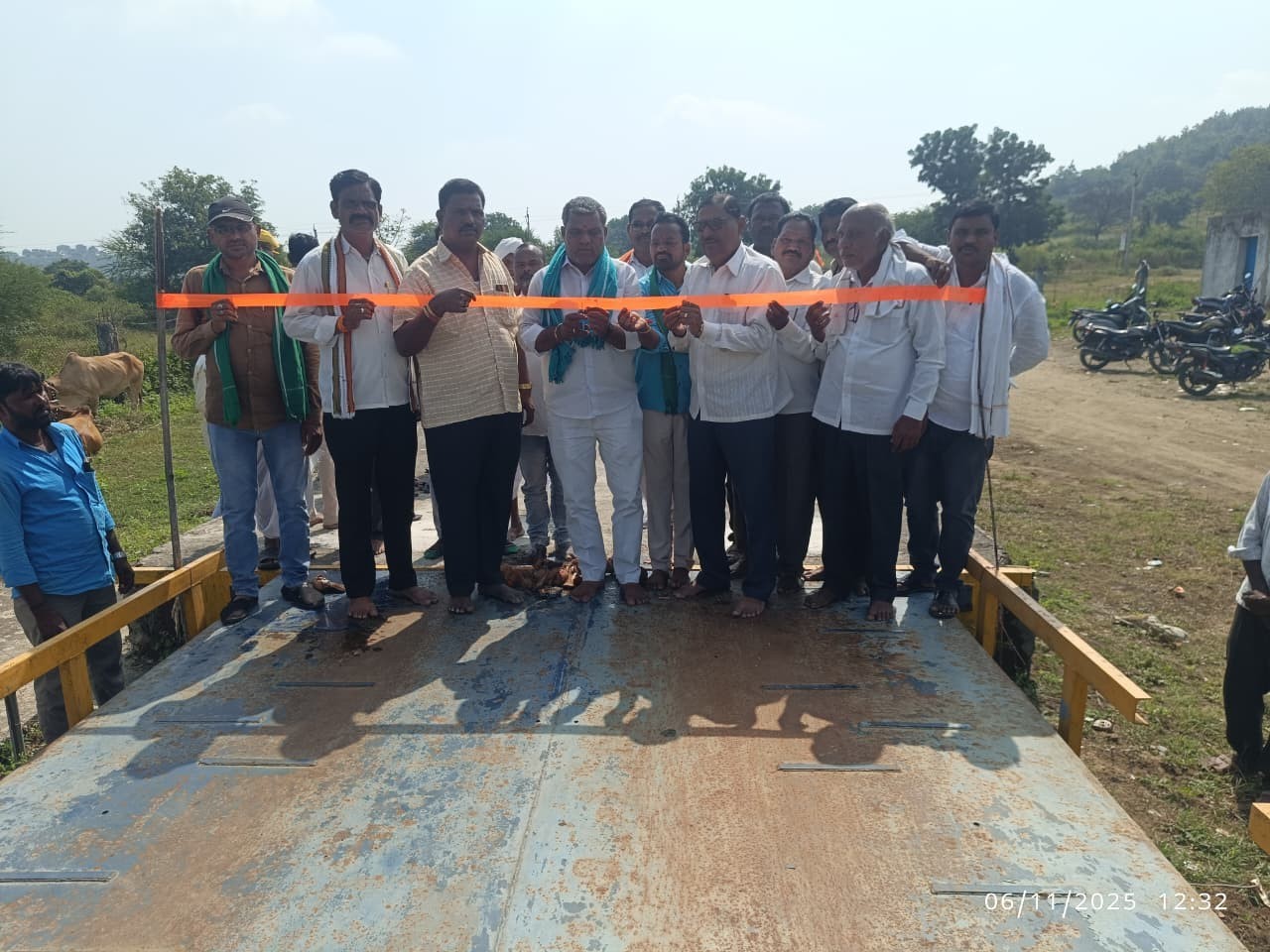 నార్నూరులో పత్తి కొనుగోలు కేంద్రం ప్రారంభం