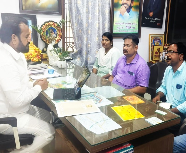 తుఫాన్ ప్రభావిత ప్రాంతాలపై నివేదిక: ఎమ్మెల్యే