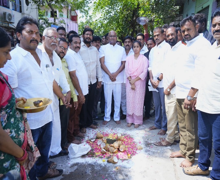 అభివృద్ధిపనులు సకాలంలో పూర్తి చేయాలి: MLA మాధవి