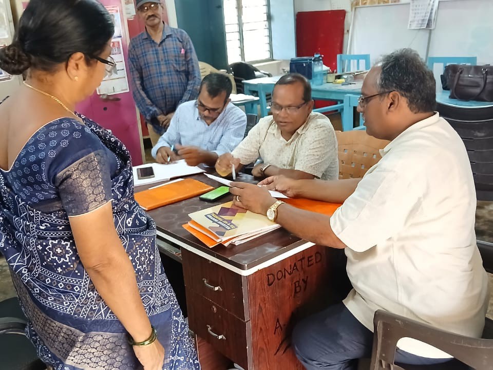 పెదబోదిగల్లం హై స్కూల్ తనిఖీ చేసిన ఎంఈవోలు