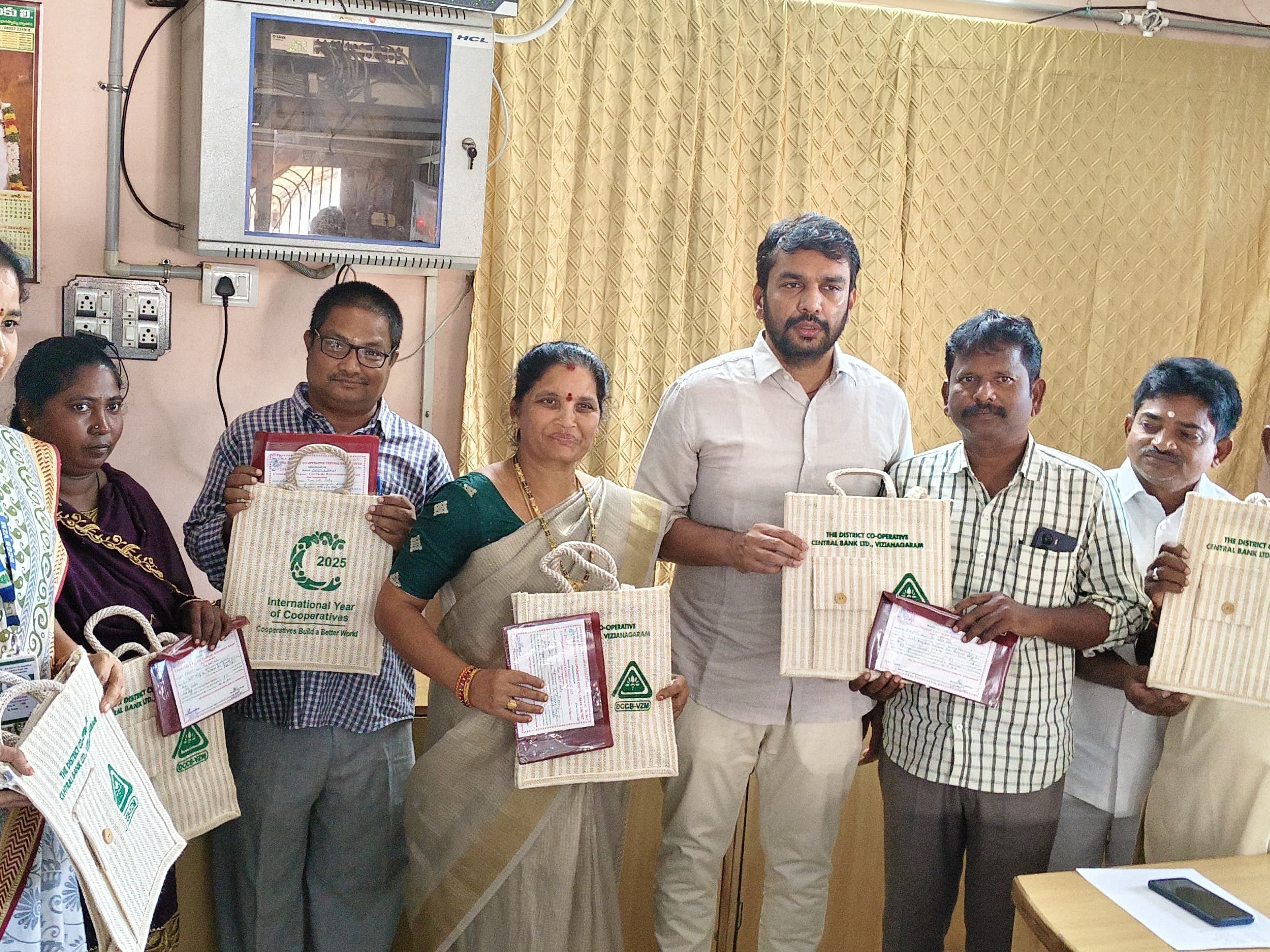 ‘డీసీసీబీలో డిపాజిట్ చేసిన వారికి అధిక వడ్డీ’