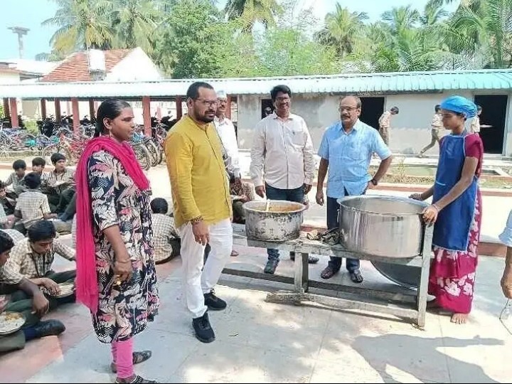 నాణ్యత, మెనూ పాటించాలి: తహసీల్దార్