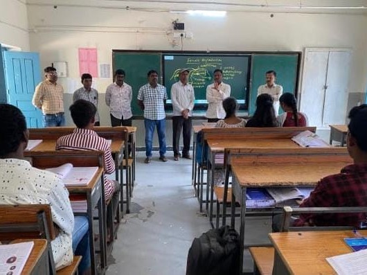 విద్యార్థులు ప్రణాళికాబద్ధంగా చదువుకోవాలి: భోజన్న