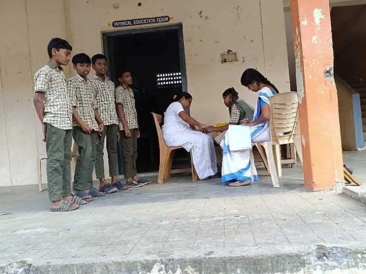 పెనుమంట్రలో విద్యార్థులకు వైద్య పరీక్షలు