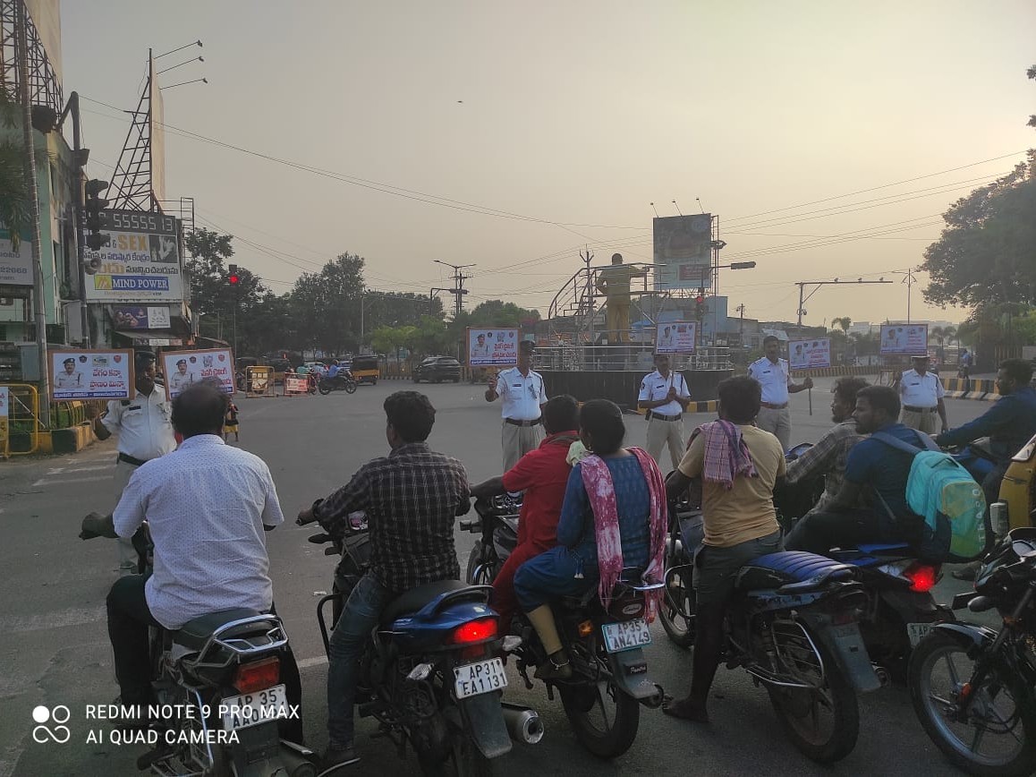 ‘మద్యం తాగి వాహనాలు నడపొద్దు’