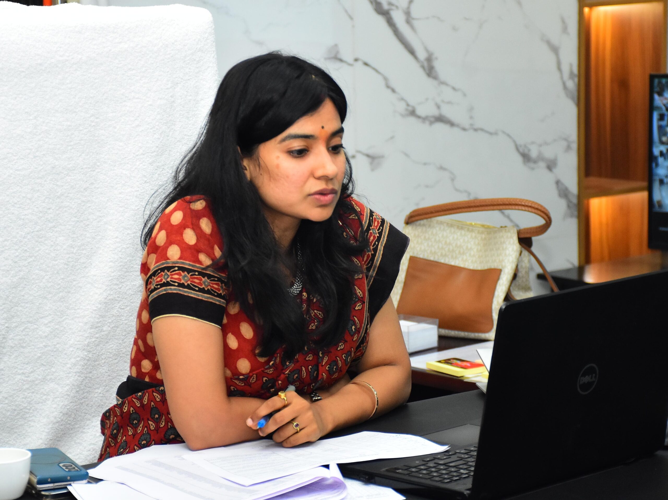 ‘సరైన తేమ శాతం వచ్చిన ధాన్యాన్ని కొనుగోలు చేయాలి’