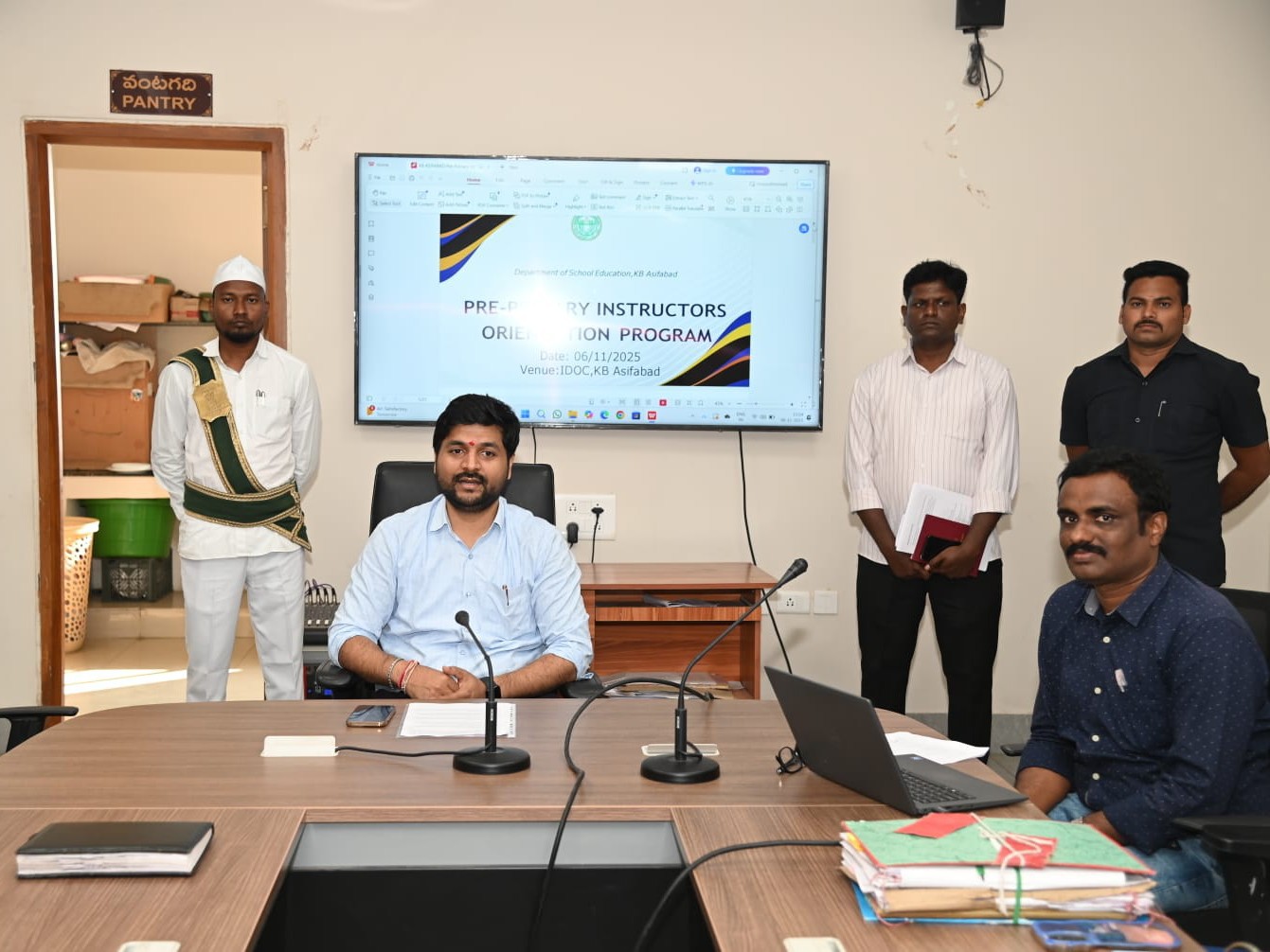 ఫ్రీ ప్రైమరీ స్కూల్ టీచర్లు చిత్తశుద్ధితో పని చేయాలి: కలెక్టర్