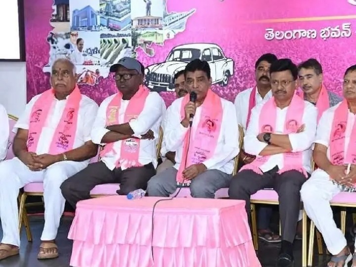 ఎన్టీఆర్ విగ్రహం ఏర్పాటు రాజకీయ ఎత్తుగడ: మాజీ ఎంపీ