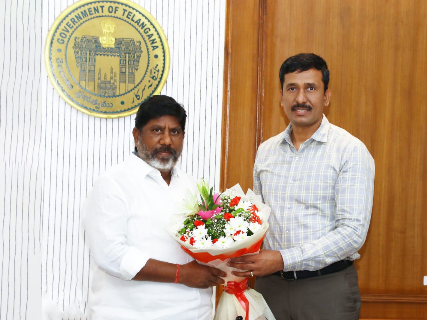 సింగరేణిలో డిపెండెంట్‌లకు కారుణ్య నియామక పత్రాలు