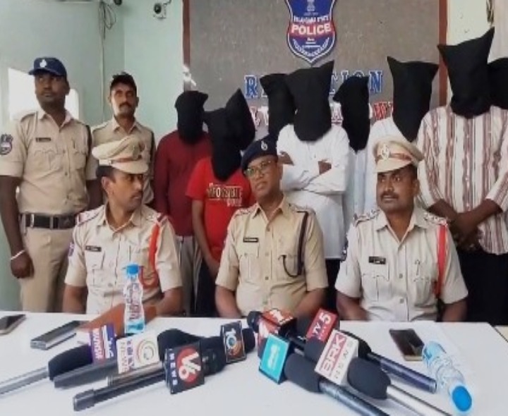 దొంగతనానికి పాల్పడుతున్న వ్యక్తులు అరెస్ట్