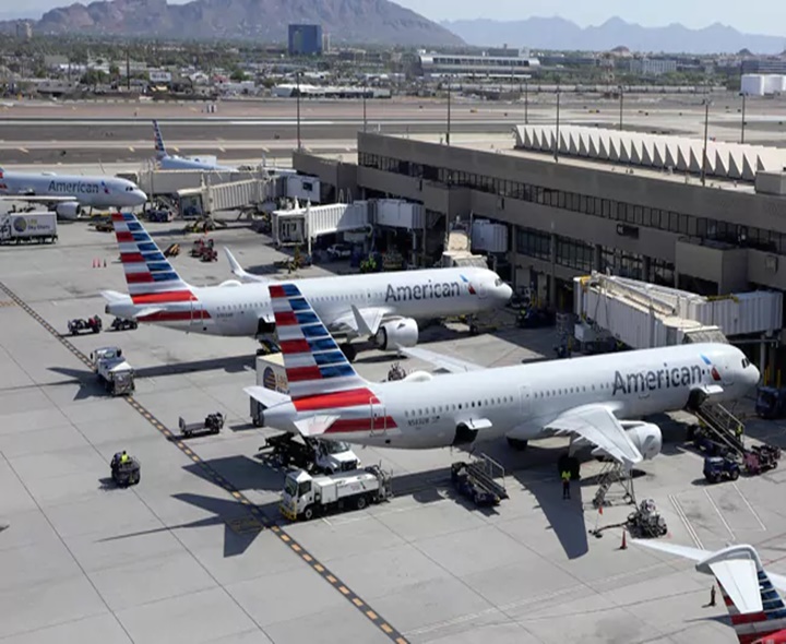 షట్‌డౌన్‌ ఎఫెక్ట్‌.. అమెరికాలో విమాన సర్వీసుల్లో కోత