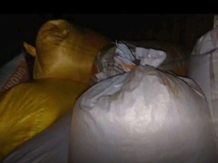 అక్రమంగా నిలువ చేసిన PDS బియ్యం పట్టివేత