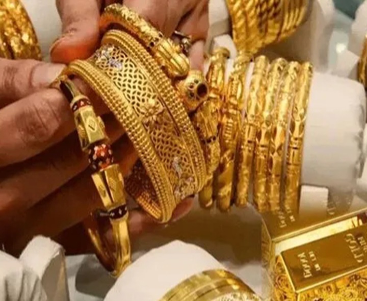 BREAKING: పసిడి ప్రియులకు కాస్త ఊరట