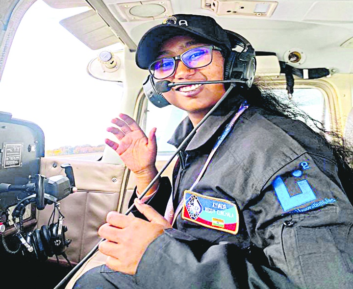 వ్యోమగామి శిక్షణకు ఏపీ అమ్మాయి ఎంపిక