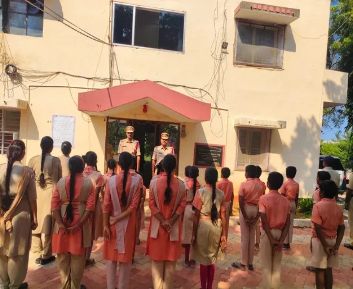 చిట్యాల పోలీస్ స్టేషన్లో వందేమాతరం గీతాలాపన