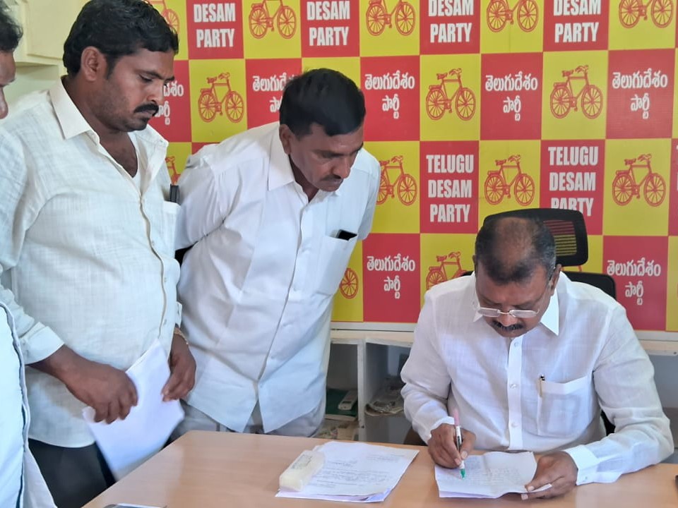 ప్రజా సమస్యల పరిష్కారమే లక్ష్యం: ఎమ్మెల్యే