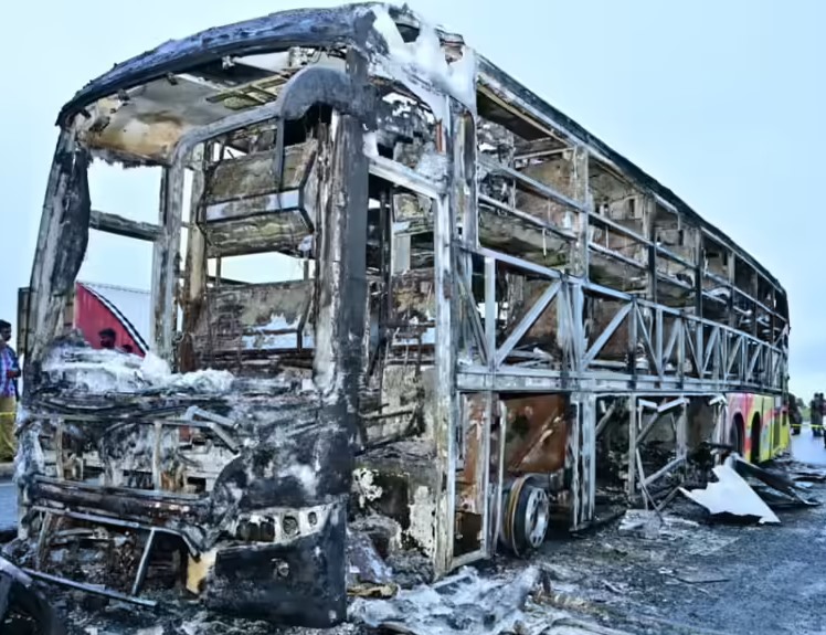 కావేరి ట్రావెల్స్‌ బస్సు యజమాని అరెస్ట్