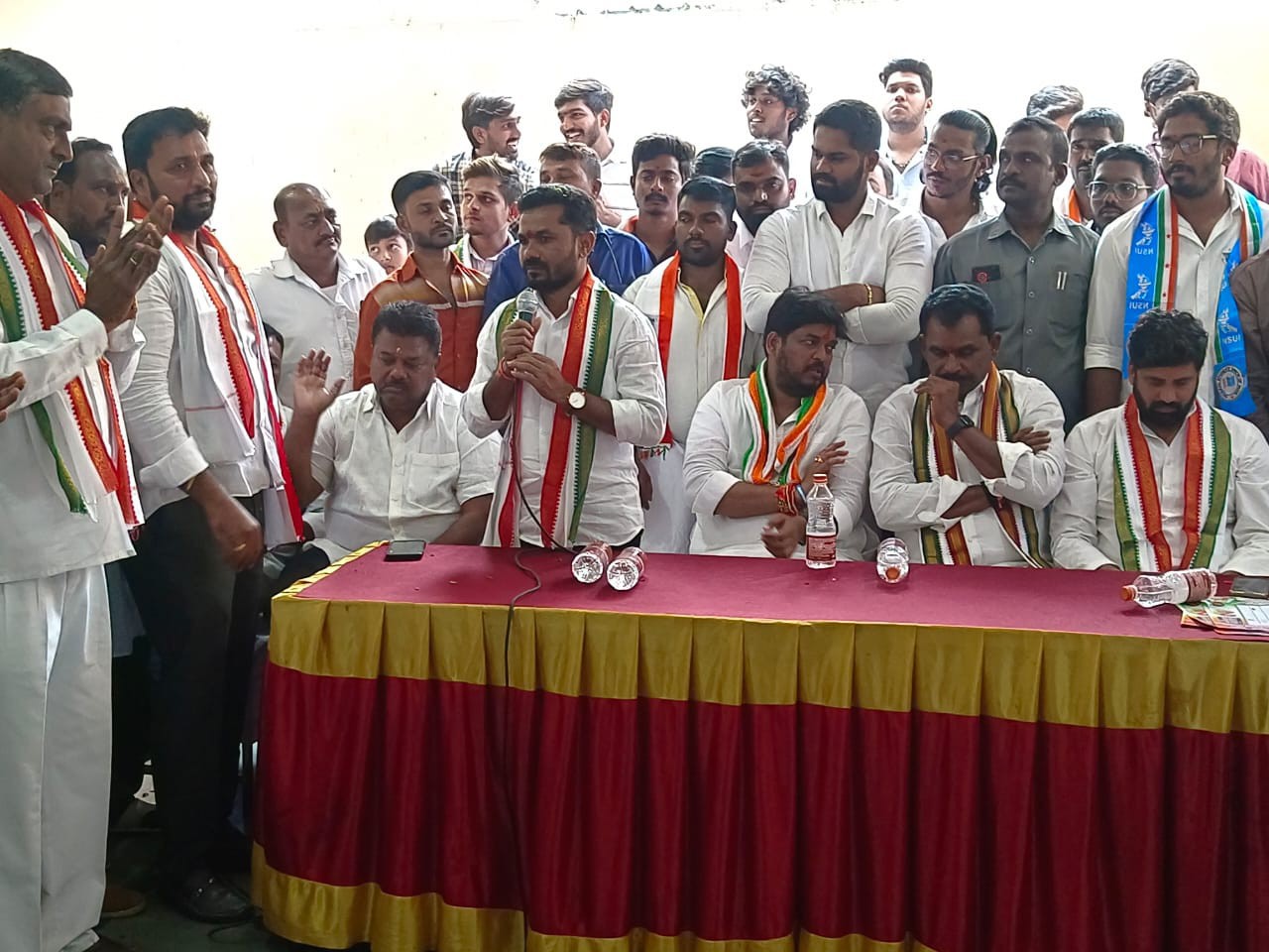 ప్రచారంలో పాల్గొన్న ఎమ్మెల్యే