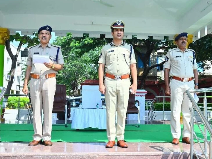 వందేమాతరం గీతాలాపన చేసిన ఎస్పీ