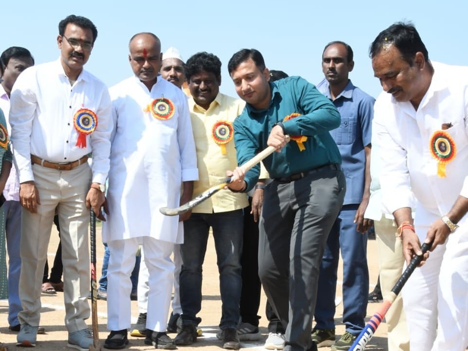 క్రీడలతోనే శారీరక ఆరోగ్యం కలుగుతుంది: కలెక్టర్