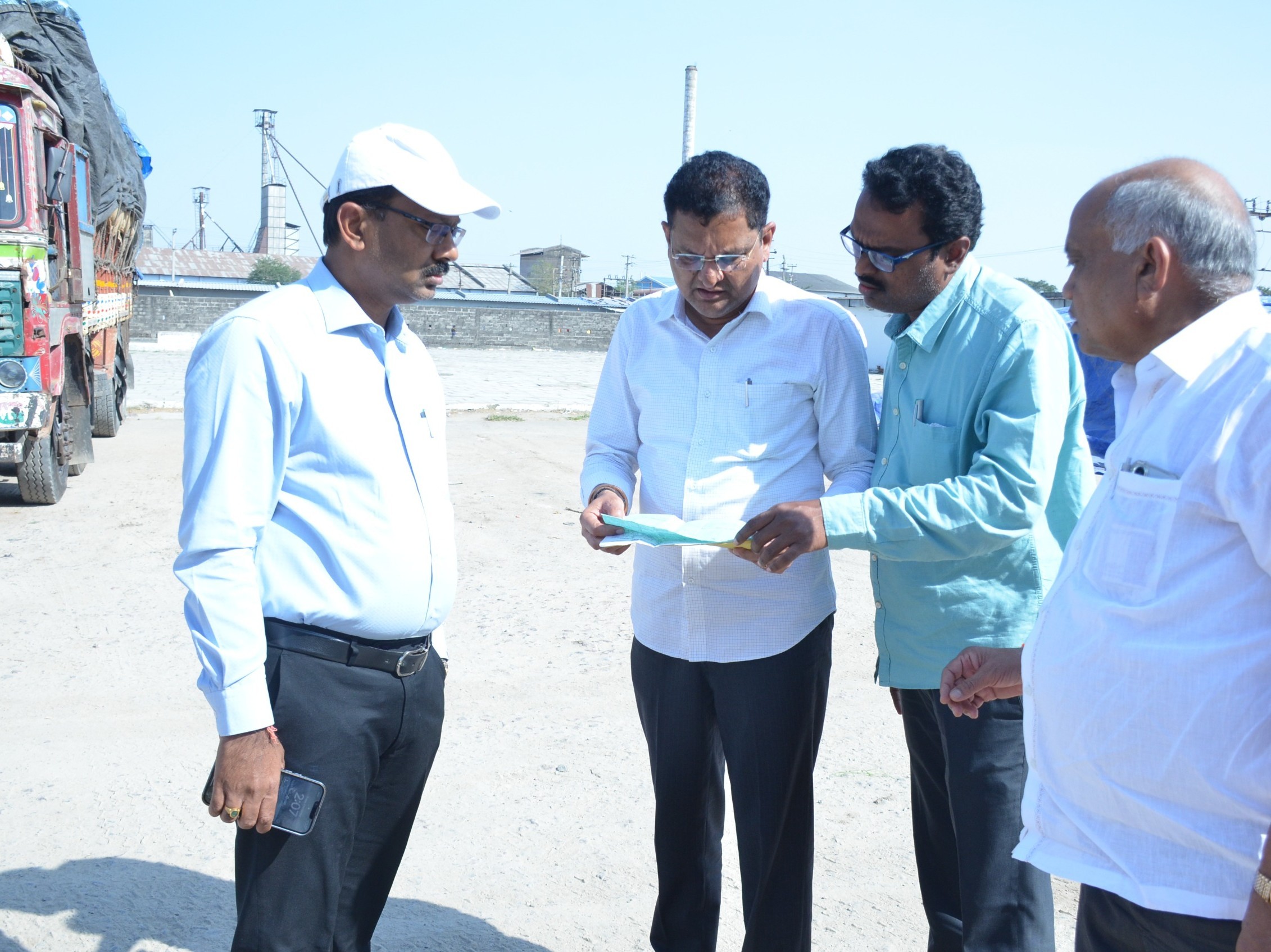 రైస్ మిల్లును ఆకస్మికంగా తనిఖీ చేసిన కలెక్టర్