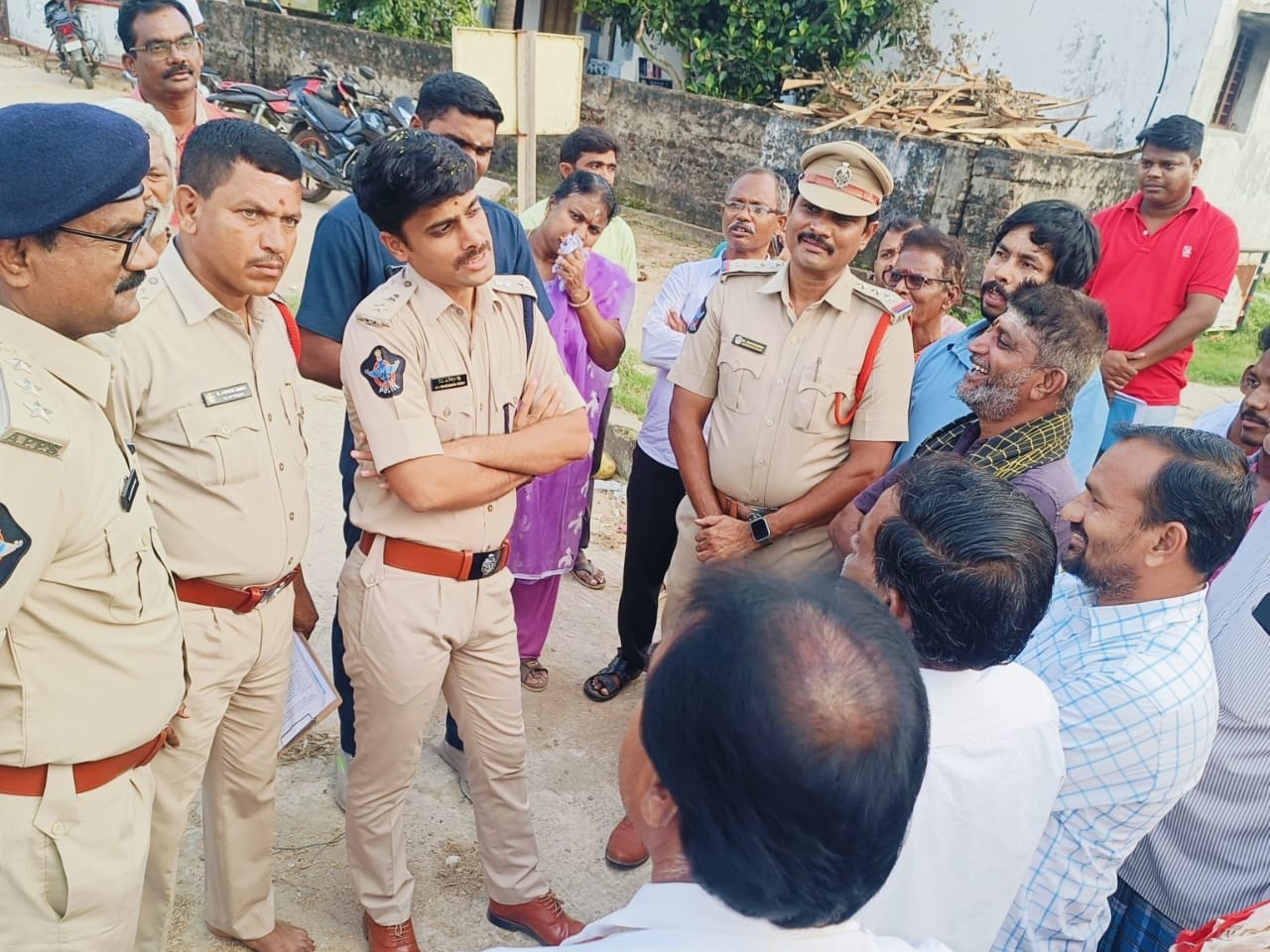 భక్తులకు ఇబ్బందులు లేకుండా ఏర్పాట్లు