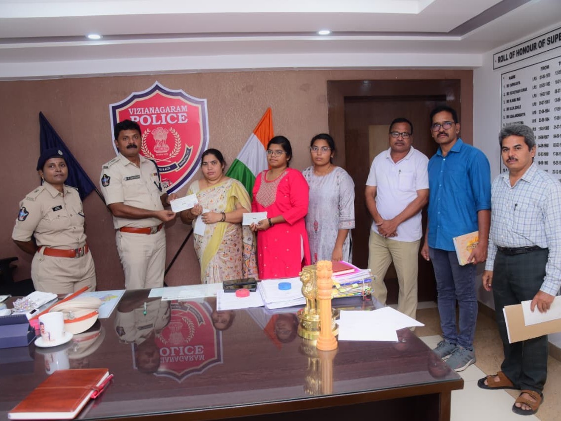 పోలీస్ కుటుంబానికి చేయూత