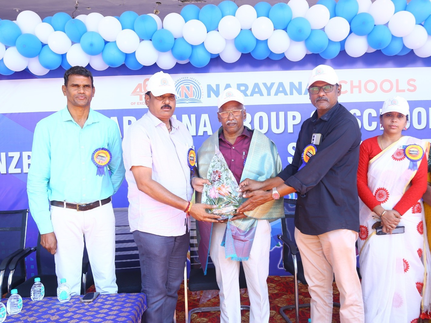 మానసిక ఉల్లాసానికి క్రీడలు ఎంతో అవసరం.