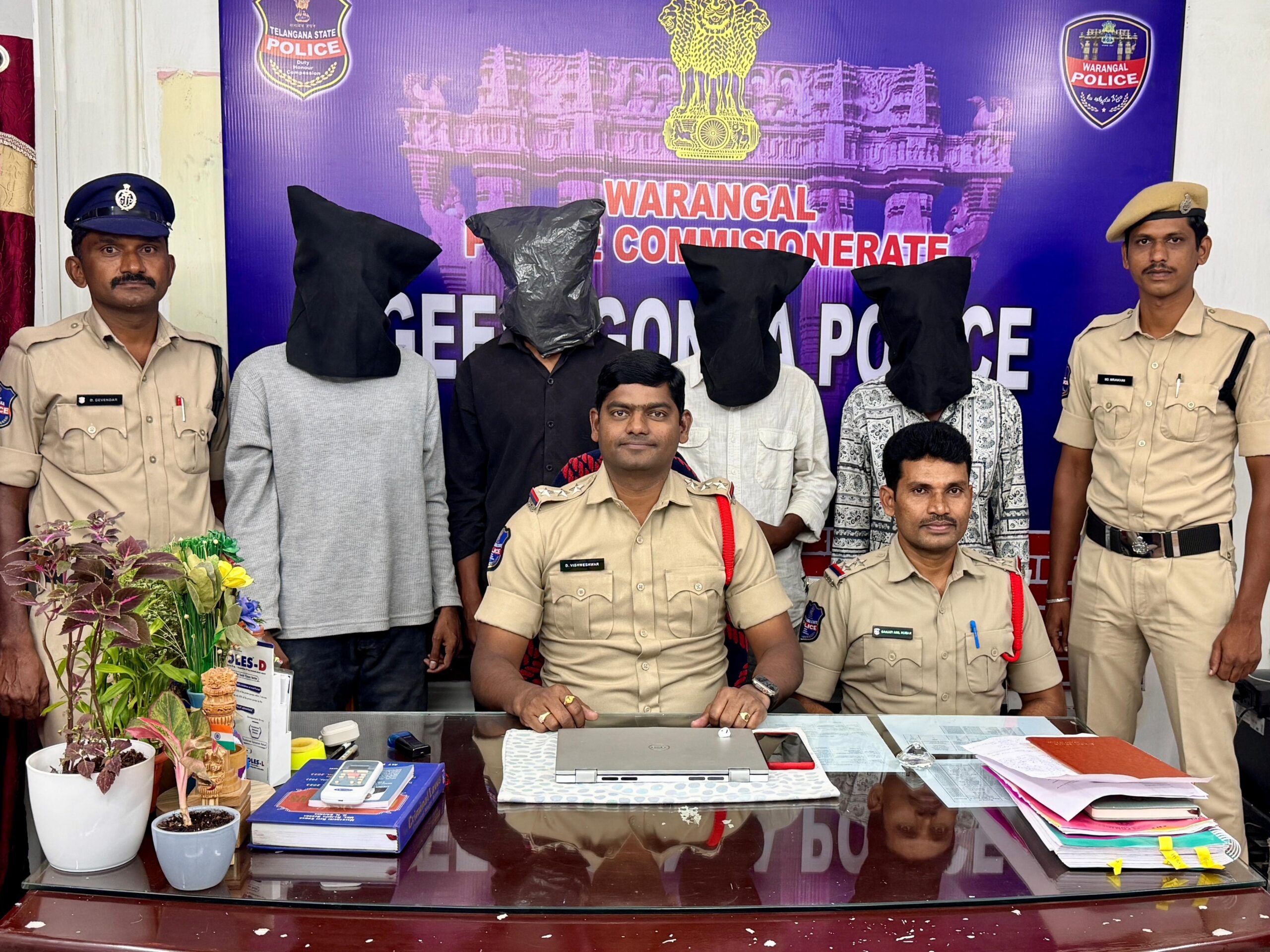 గంజాయి విక్రయిస్తున్న నలుగురు స్నేహితులు అరెస్టు