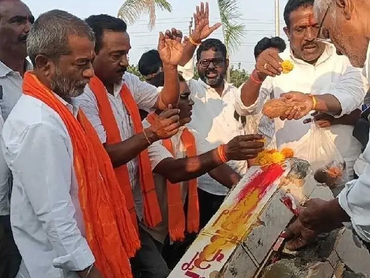 ‘కార్పొరేషన్ అధికారులను సస్పెండ్ చేయాలి’