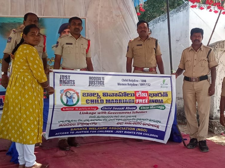 బాల్య వివాహాలు జరిగితే సమాచారం అందించాలి: సీఐ