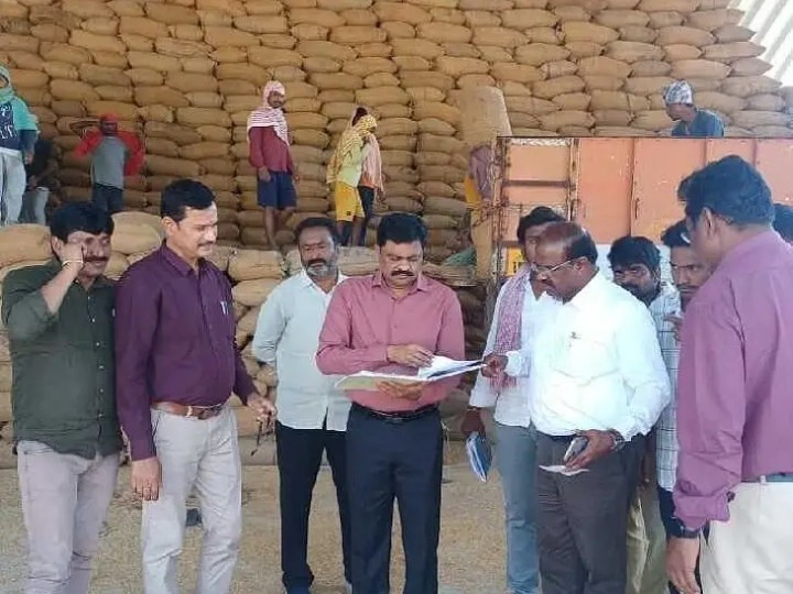 ధాన్యం కొనుగోలులో జాప్యం వద్దు: అదనపు కలెక్టర్