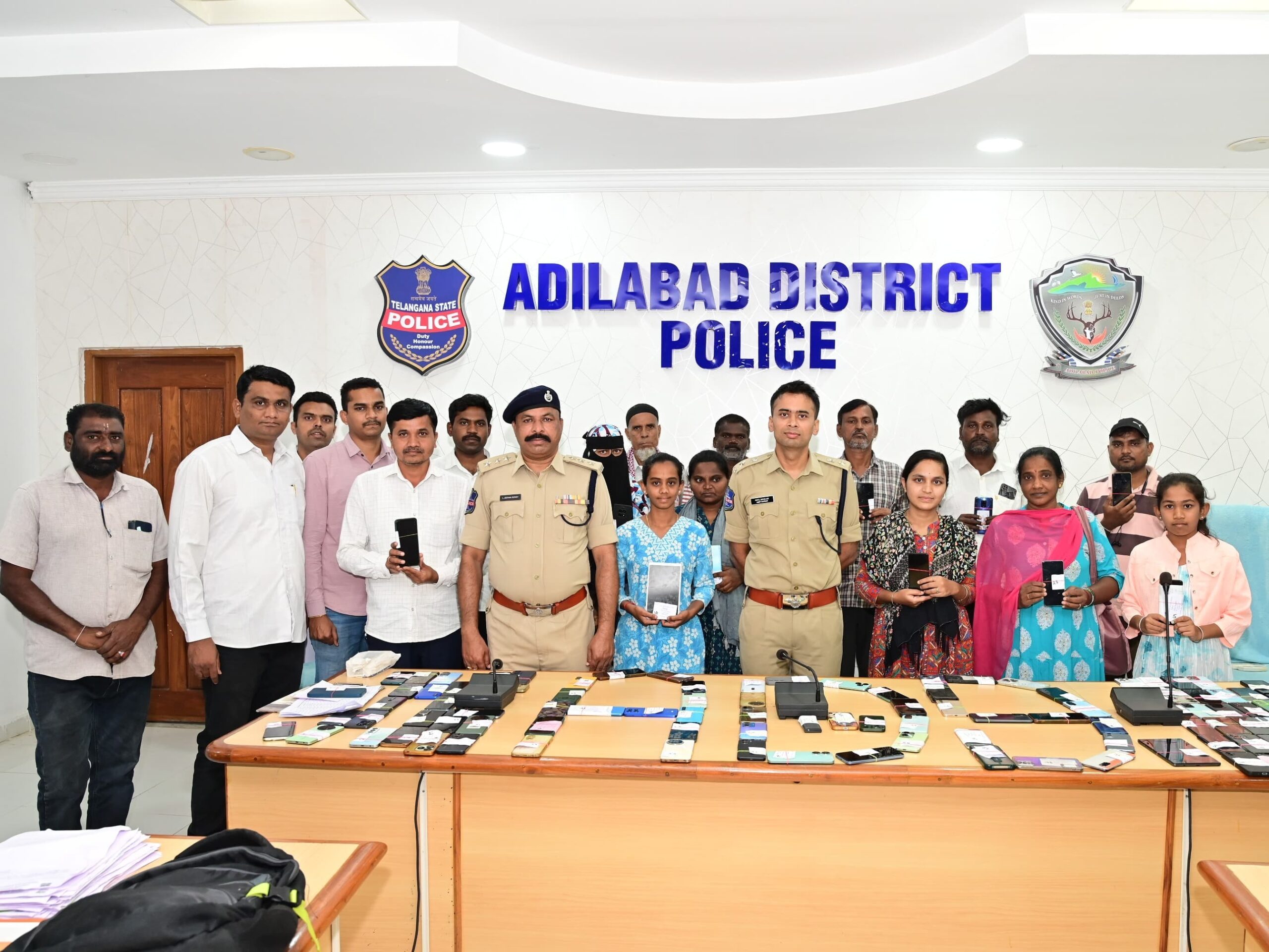 ‘మొబైల్ ఫోన్ పోయిందా.. సీఈఐఆర్‌లో ఫిర్యాదు చేయాలి’