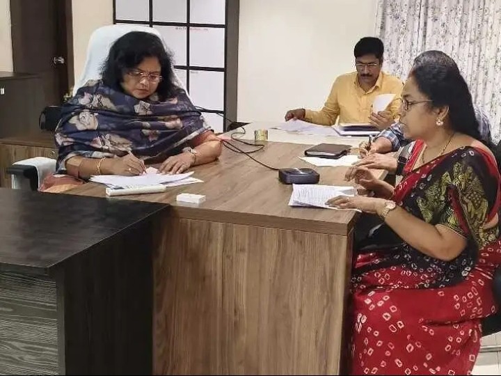 బ్యాంకుల అధికారులపై కలెక్టర్ అసహనం